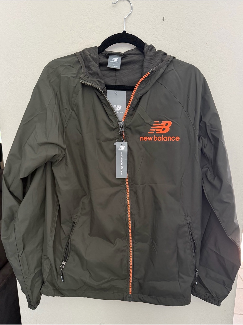 New Balance Men’s Hooded Windbreaker Jacket, Size Snall, NWT
